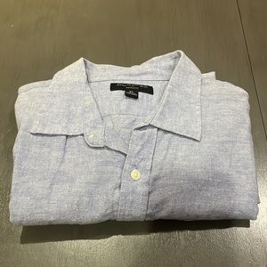 Banana Republic Mens Slim Fit Short Sleeve Linen Button Down Shirt.